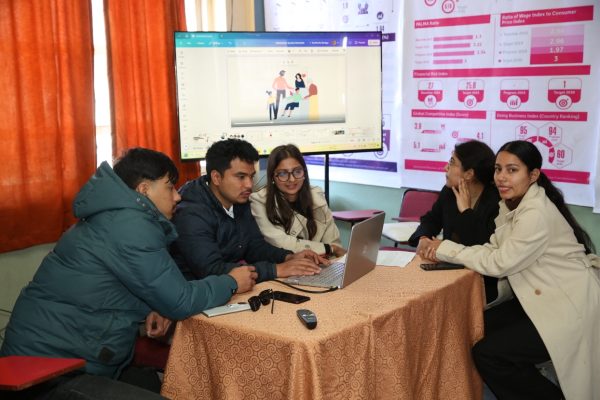 SMC students presenting their student-led "Emergency Blood Provider" blood donation app initiative